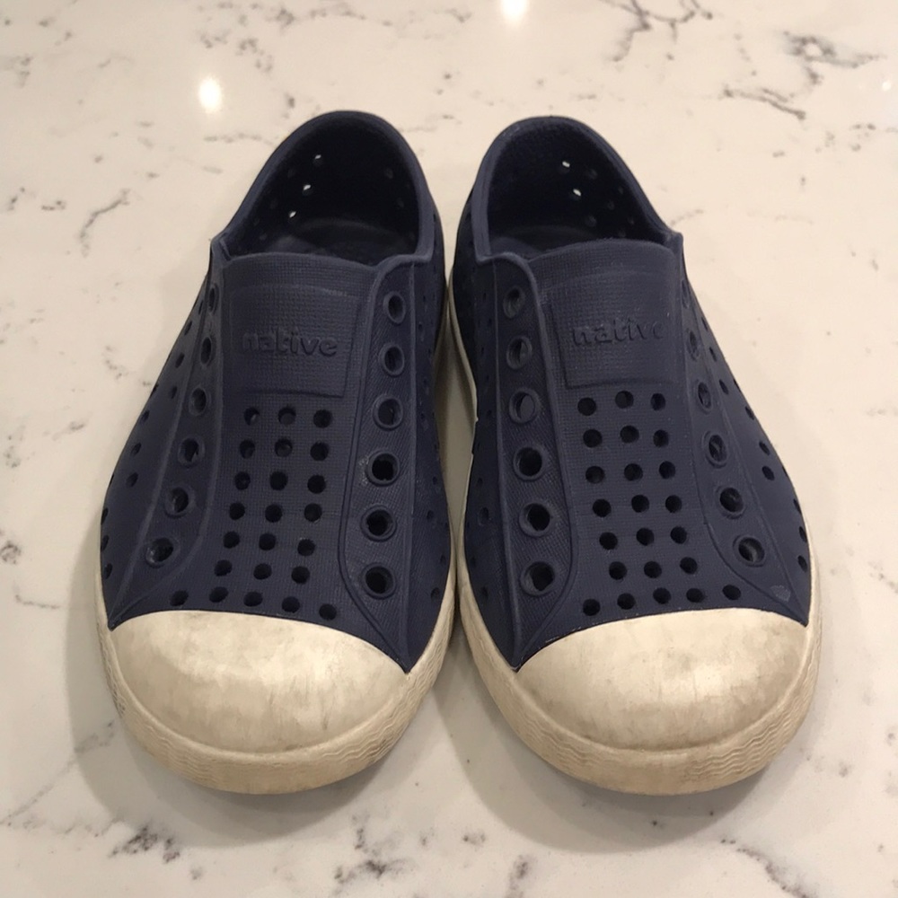 Boys navy blue Native shoes